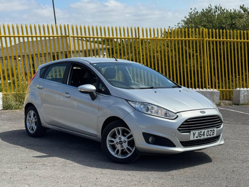 2015 FORD POPULAR HATCHBACK IS EQUIPPED WITH A 1.0L PETROL ENGINE AND FEATURES MANUAL AIR... photo